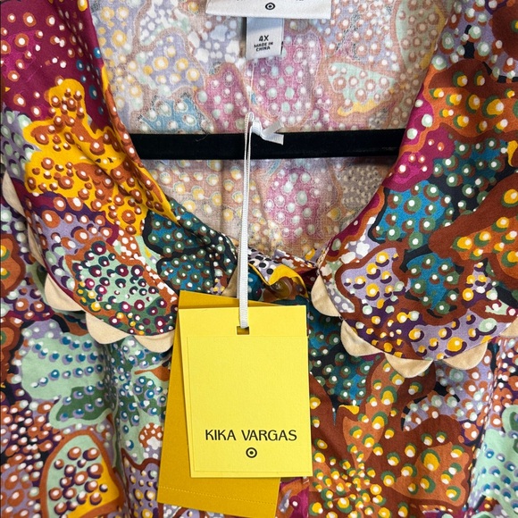 Kika Vargas’s Target 4x Colorful Floral Dress - Picture 2 of 2